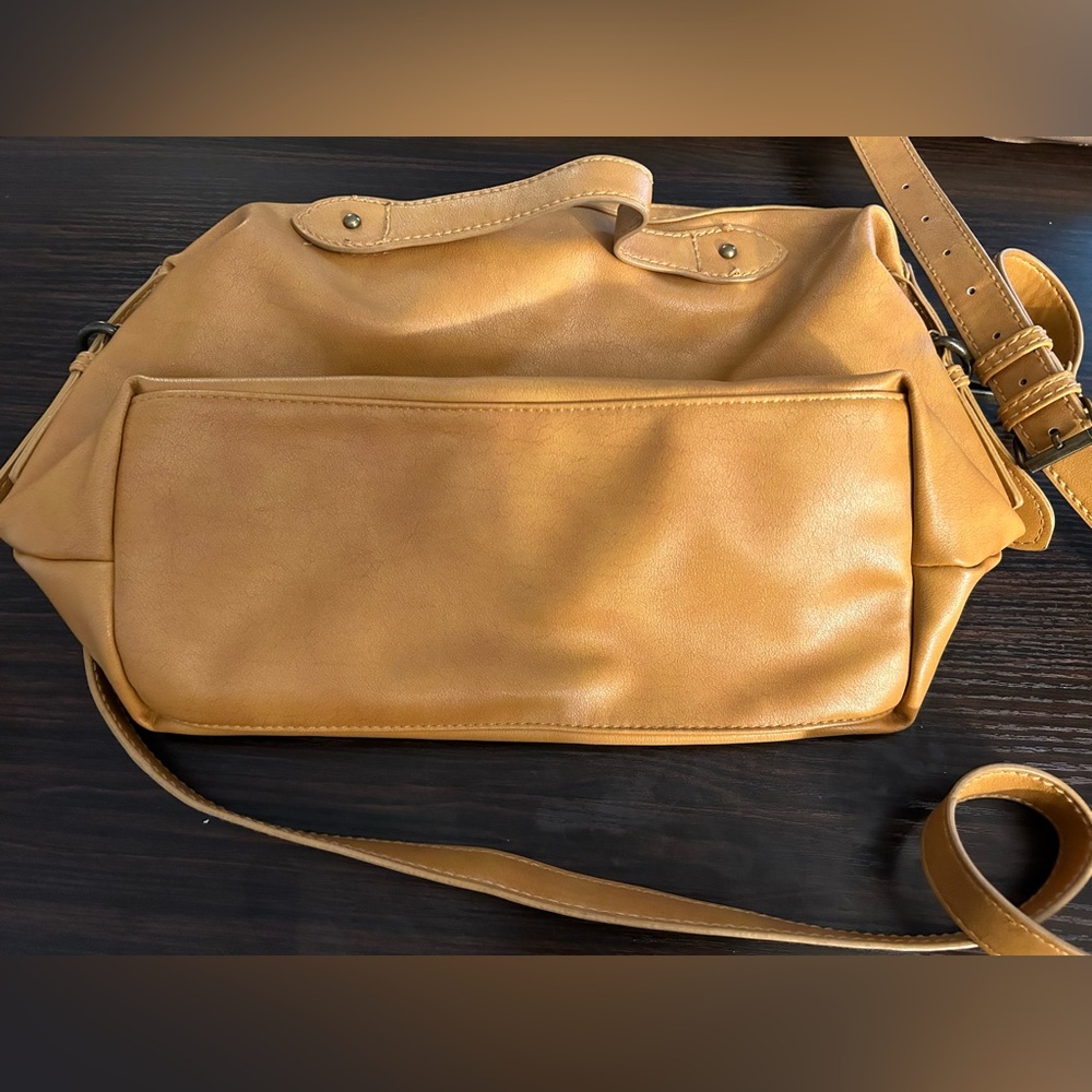 Universal Thread Handbag Great Condition! - image 2